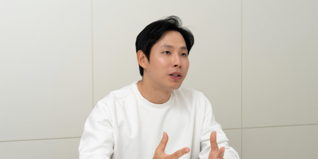 편의점 ATM서 카드 발급…여행 동행자도 찾아드려요